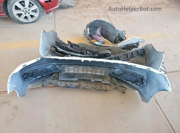 3HGGK5H46KM737301 2019 HONDA FIT White Вид підкапотного простору