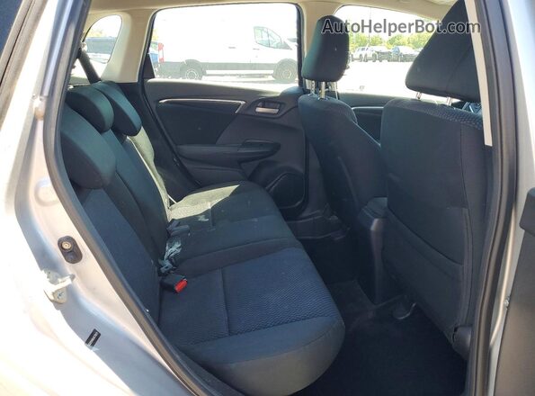 3HGGK5H48LM729024 2020 HONDA FIT Silver Widok wnętrza z tyłu