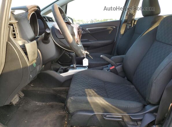 3HGGK5H50HM704067 2017 HONDA FIT Белый Вид салона спереди