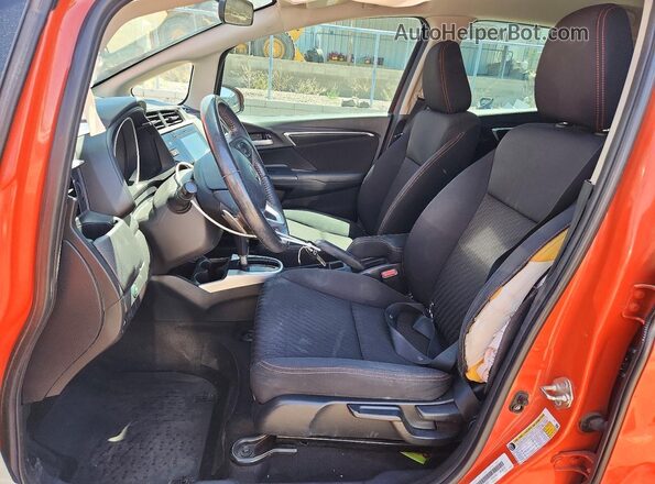 3HGGK5H68JM708270 2018 HONDA FIT Оранжевый Вид салона спереди