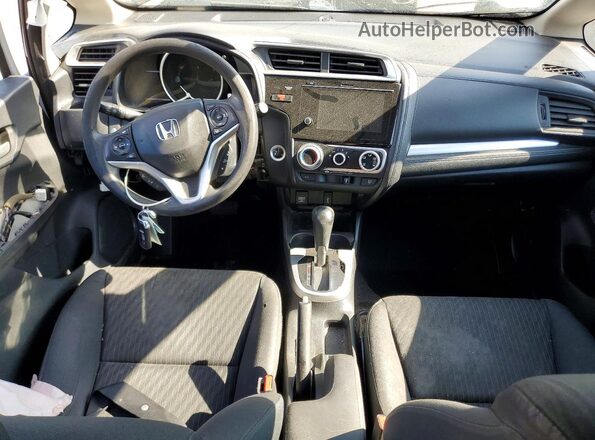 3HGGK5H88KM735312 2019 HONDA FIT White Вид панелі приладів