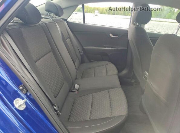 3KPA24AB2KE226220 2019 KIA RIO Blue Rear seats view