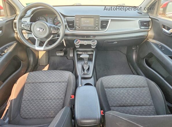 3KPA24AB4JE095256 2018 KIA RIO Красный Вид панели приборов