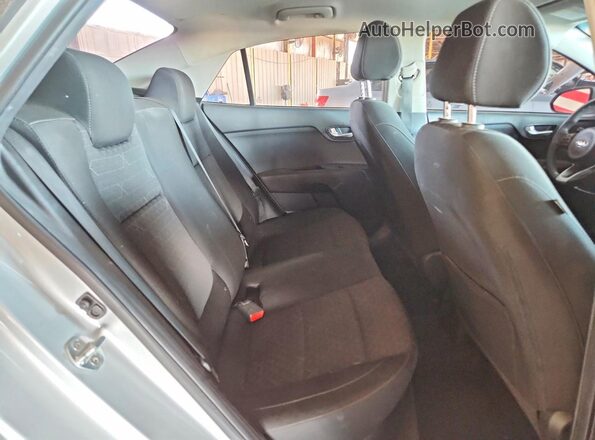 3KPA24AB5KE228236 2019 KIA RIO Silver Rear seats view