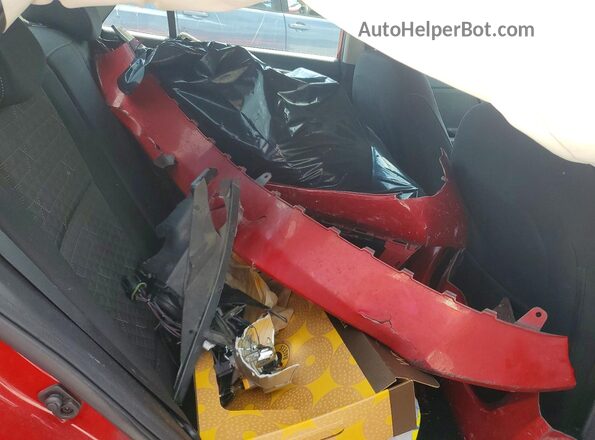 3KPA24AB8JE077696 2018 KIA RIO Red Widok tylnych siedzeń
