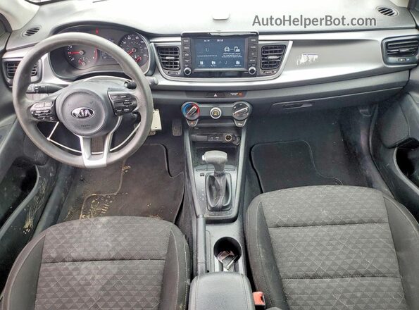 3KPA24ABXKE167370 2019 KIA RIO Красный Вид панели приборов