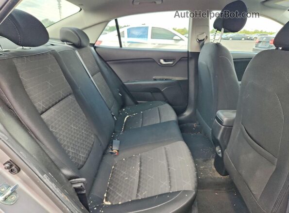 3KPA24AD0PE528775 2023 KIA RIO Silver Vista de los asientos traseros