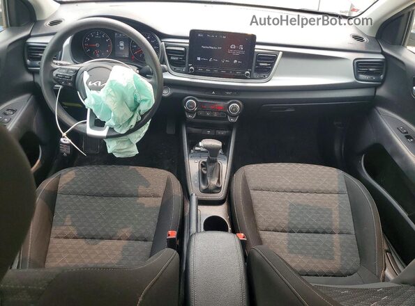 3KPA24AD0PE549805 2023 KIA RIO Gray Առջևի վահանակի տեսք