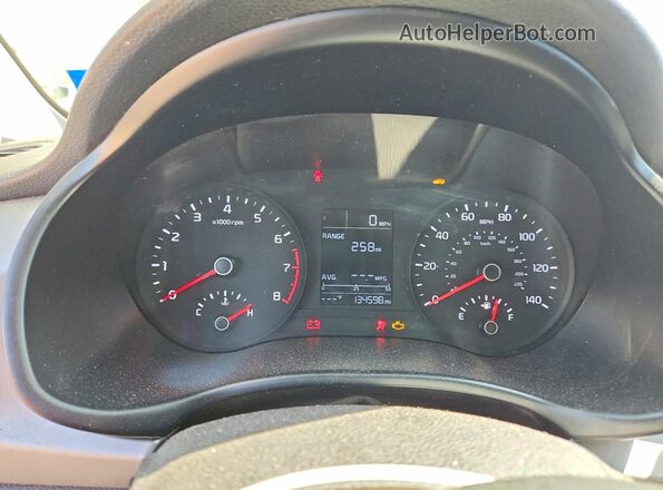 3KPA24AD1LE260572 2020 KIA RIO White Սարքավորումների վահանակի տեսք