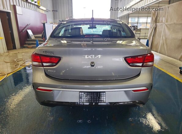 3KPA24AD1PE537663 2023 KIA RIO Gray Widok z tyłu