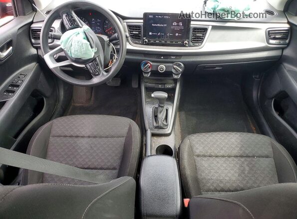 3KPA24AD2NE474747 2022 KIA RIO Maroon Вид панелі приладів