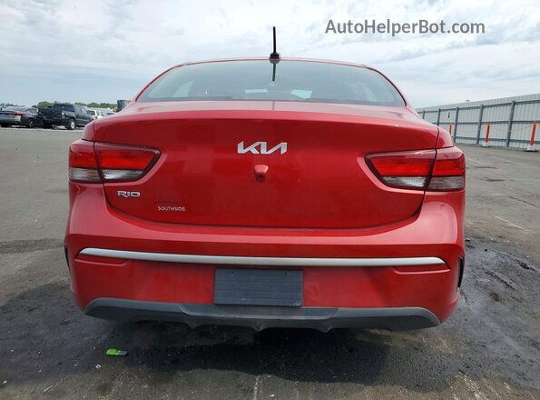 3KPA24AD2NE474747 2022 KIA RIO Maroon Вид ззаду