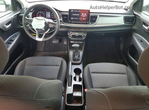 3KPA24AD2PE518698 2023 KIA RIO White Widok deski rozdzielczej
