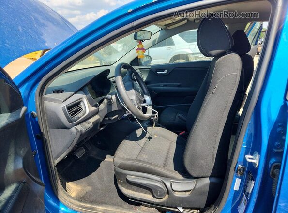 3KPA24AD2PE533198 2023 KIA RIO Blue Вид салону спереду