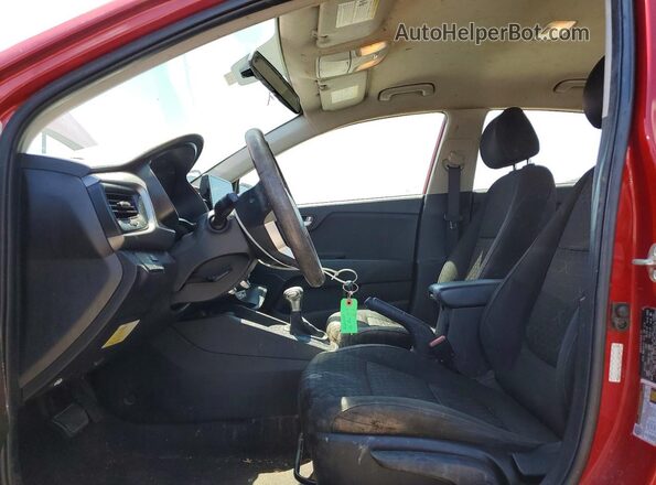 3KPA24AD2PE600267 2023 KIA RIO Red Вид салону спереду