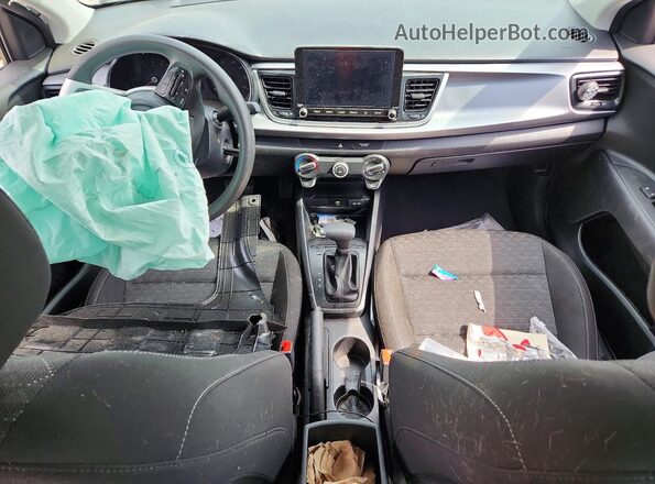 3KPA24AD2PE616789 2023 KIA RIO White Вид панелі приладів