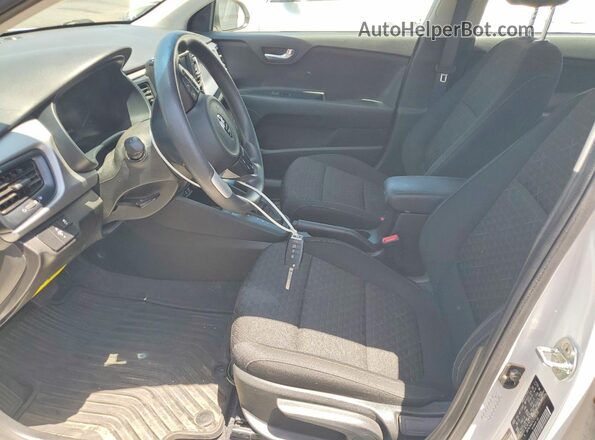 3KPA24AD3LE258158 2020 KIA RIO Белый Вид салона спереди