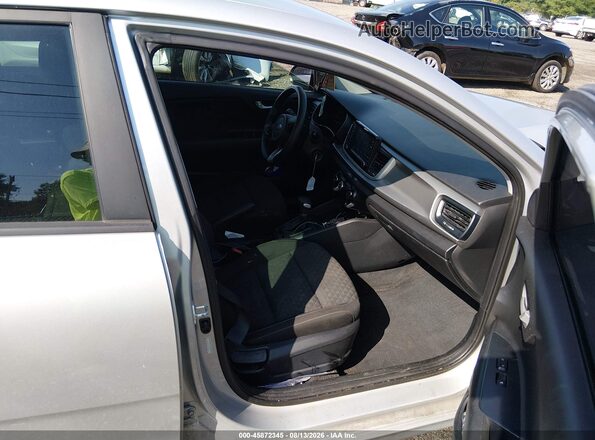 3KPA24AD3LE288440 2020 KIA RIO Silver Front interior view