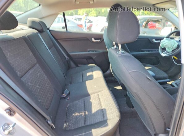 3KPA24AD3PE564959 2023 KIA RIO Silver Widok tylnych siedzeń