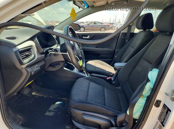 3KPA24AD4LE353733 2020 KIA RIO White Սալոնի դիմացի տեսք