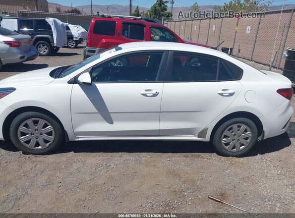 3KPA24AD4ME385888 2021 KIA RIO White Widok wnętrza z tyłu