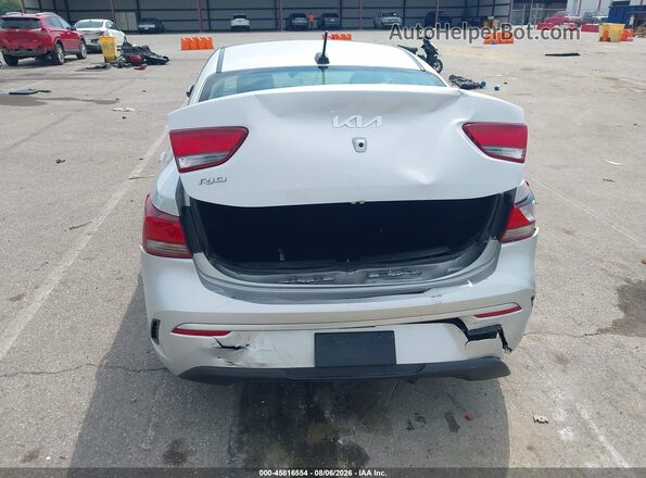 3KPA24AD4NE477388 2022 KIA RIO Silver Вид спереду