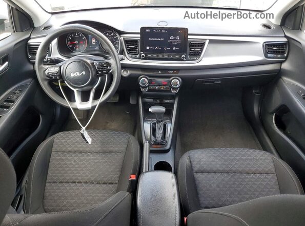 3KPA24AD4PE602408 2023 KIA RIO Silver Вид панелі приладів
