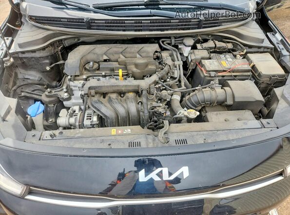 3KPA24AD4PE613554 2023 KIA RIO Black Widok wnętrza z tyłu