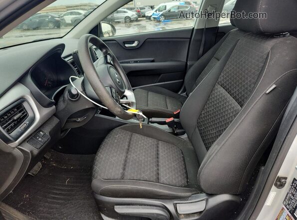 3KPA24AD5LE307425 2020 KIA RIO Silver Front interior view