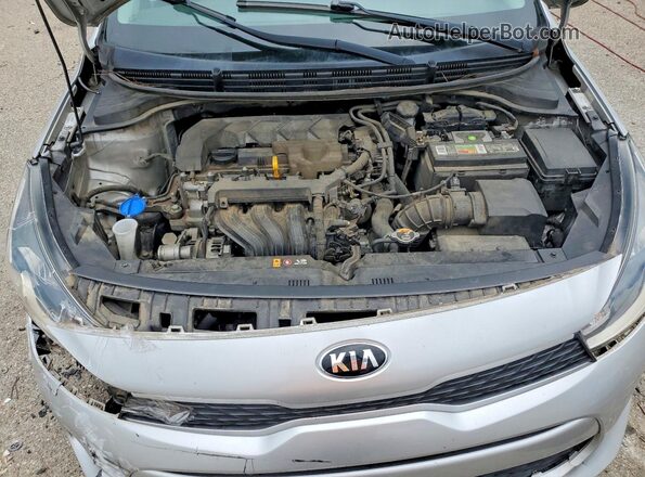 3KPA24AD5LE327352 2020 KIA RIO Серебряный Вид задней части салона