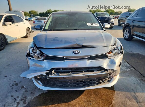 3KPA24AD5ME406375 2021 KIA RIO Silver Вид спереду