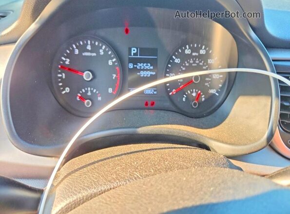 3KPA24AD5ME406375 2021 KIA RIO Silver Вид щитка приладів