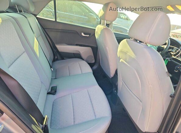 3KPA24AD5ME406375 2021 KIA RIO Silver Вид задніх сидінь