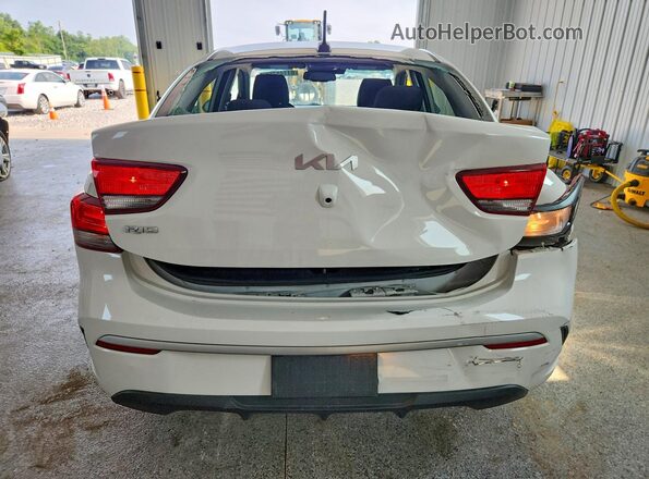3KPA24AD5NE476430 2022 KIA RIO White Vista trasera