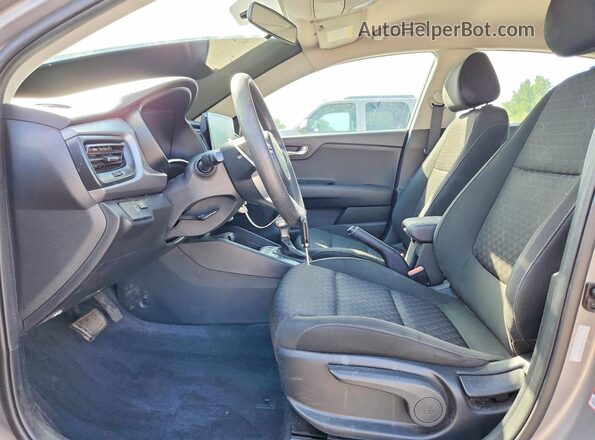 3KPA24AD5PE604071 2023 KIA RIO Gray Widok wnętrza z przodu