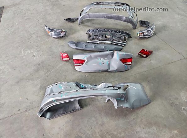 3KPA24AD5PE604071 2023 KIA RIO Gray Widok komory silnika