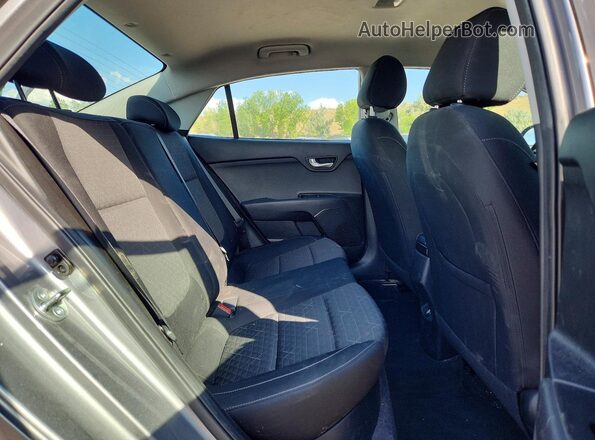 3KPA24AD5PE604071 2023 KIA RIO Gray Widok tylnych siedzeń
