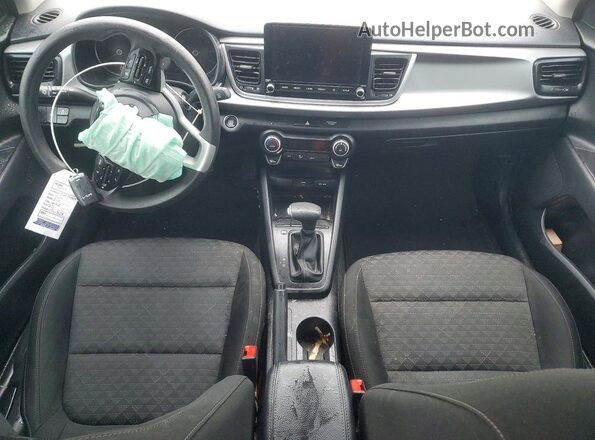 3KPA24AD5PE613112 2023 KIA RIO White Vista del salpicadero