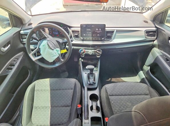 3KPA24AD5PE619573 2023 KIA RIO Black Dashboard view