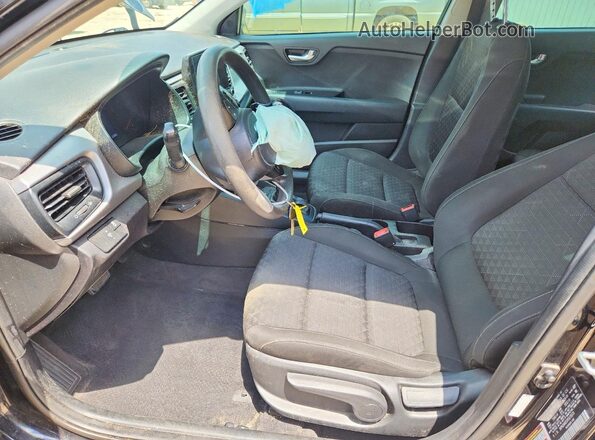 3KPA24AD5PE619573 2023 KIA RIO Black Front interior view