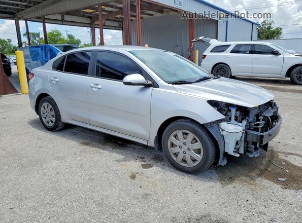 3KPA24AD6ME412282 2021 KIA RIO Серебряный Передняя правая четверть