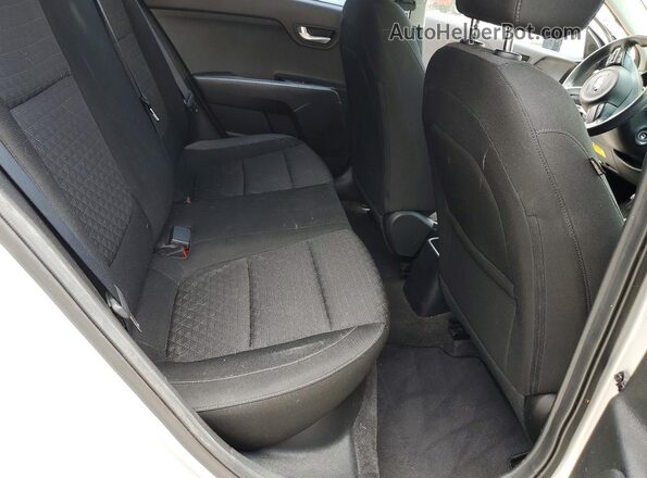 3KPA24AD6ME412282 2021 KIA RIO Серебряный Вид задних сидений