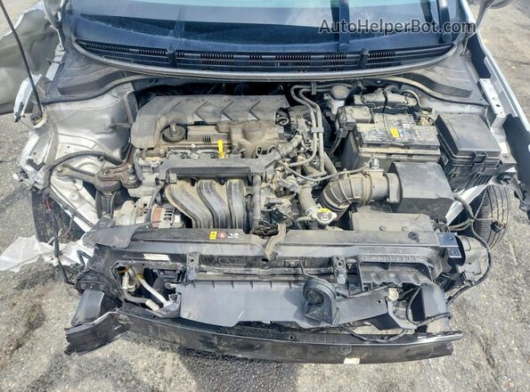 3KPA24AD6NE455120 2022 KIA RIO Silver Widok wnętrza z tyłu