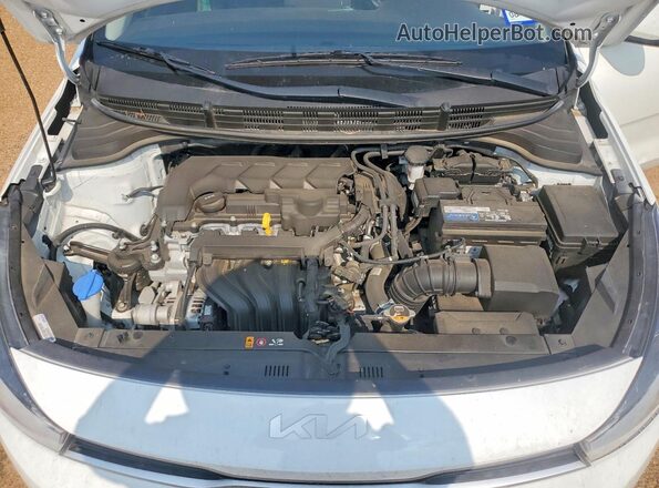 3KPA24AD6PE573445 2023 KIA RIO White Vista interior trasera