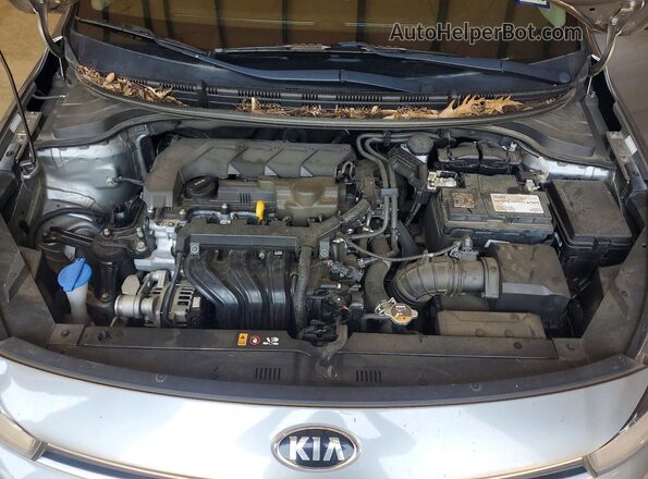 3KPA24AD7ME401159 2021 KIA RIO Gray Rear interior view