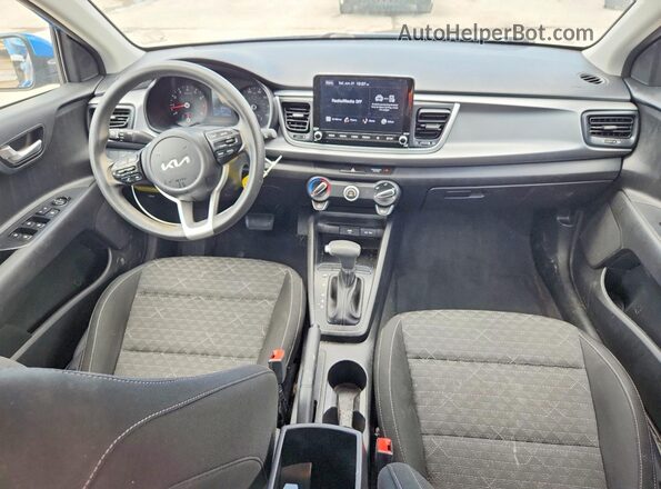 3KPA24AD7PE516753 2023 KIA RIO Blue Widok deski rozdzielczej