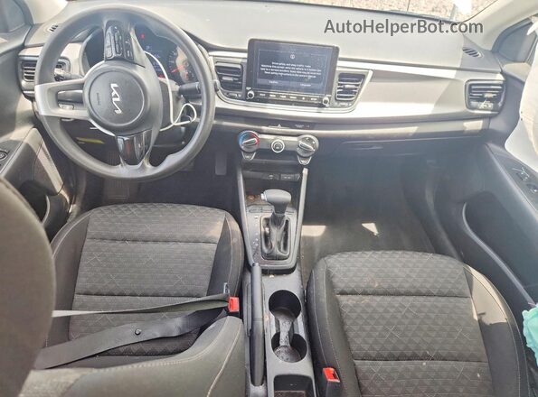 3KPA24AD7PE530085 2023 KIA RIO Белый Вид панели приборов