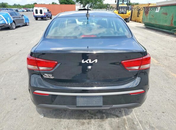 3KPA24AD7PE615279 2023 KIA RIO Black უკანა ხედი