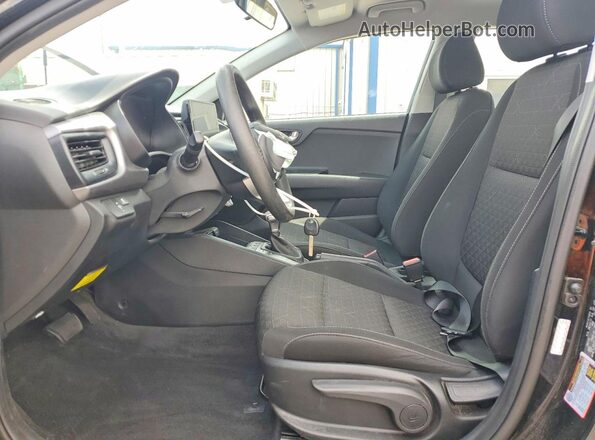 3KPA24AD7PE615279 2023 KIA RIO Black წინა სალონის ხედი