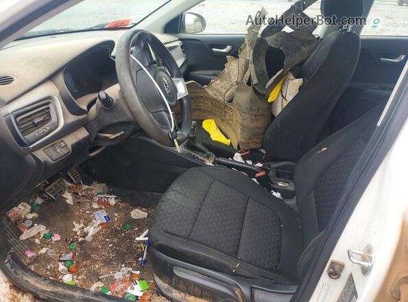 3KPA24AD8LE329709 2020 KIA RIO White Front interior view